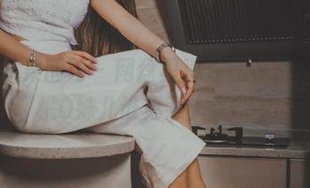 GIRLT果团网 – 网盘里那件连衣裙，跟蜜桃Q妹儿谁更惹人喜欢？