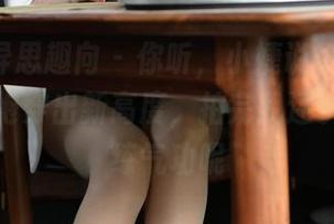 IESS异思趣向 – 你听，小婕说她的原图能把旗袍穿出新高度，拍完我还以为她在练气功呢