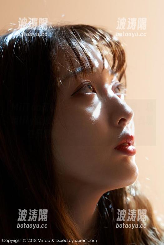 MiiTao蜜桃社 - 这些秘书写真图包，琉璃lily就像把办公室搬到了摄影棚，我现在只想追“琉璃lily”的职责！