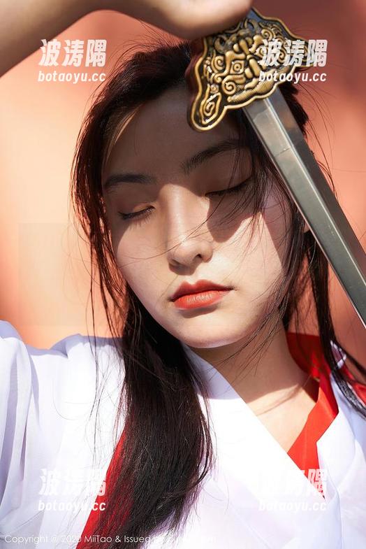 MiiTao蜜桃社 - 诶，原图锁定韩贝贝美脚，更新解释为“眼睛要小心，腿要保养”！