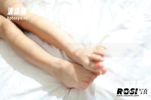 ROSI - 校园探险：小莉的私拍时间，资源真是让人眼前一亮