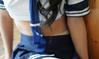 拿上你的眼睛，ROSI的新嫩学妹制服图包是个逃避工作必备！