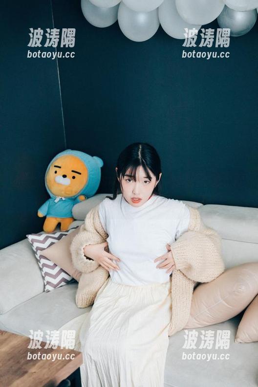 护士制服的Sonson(손손)，看着就是个好资源，每次都想叫她来巡查一下！