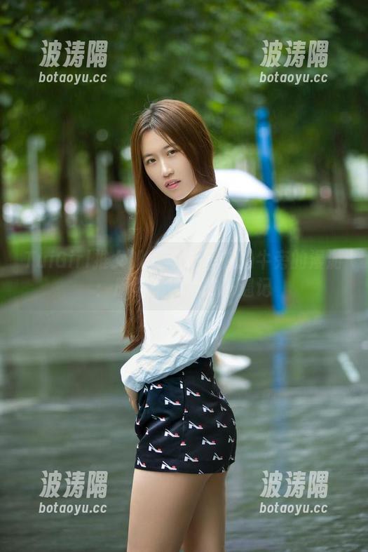 TuiGirl推女郎 - 李七喜在奶牛旁的漫游：原图和照片的奇遇记
