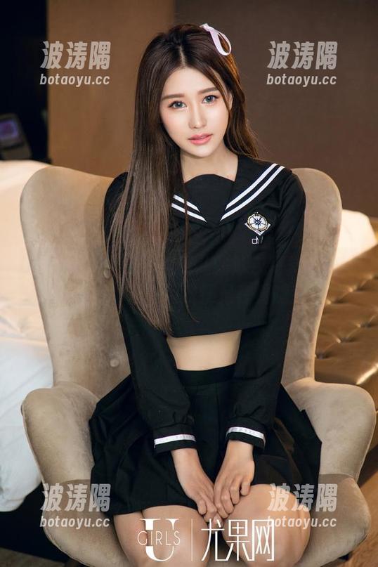 UGirls尤果网 - 信悦儿的泳衣写真人设：貌美如花，但我还是在看腿！