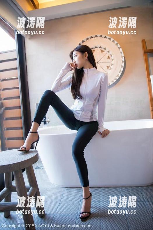 XIAOYU语画界 - 干扰无敌：王馨瑶yanni的白衬衫开了新风格。图库里的时光隧道，随意穿越！