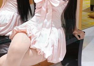 Xiuren秀人网 – Mila嘟嘟出动，裸足写真支队：这一脚，想不想试试？