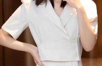 Xiuren秀人网 – 在线找热辣的修女，tina_甜仔的写真真有点离经叛道。