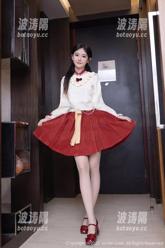 Xiuren秀人网 - 乔漫妮mina：今天不做瑜伽，做一张定义你的墙面——照片提升你家逼格吧！