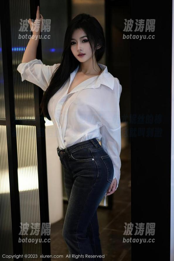 Xiuren秀人网 - 更新了一组尤妮丝的棉袜，看到后直冒冷汗……哼，这就叫刺激。