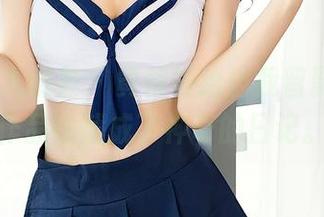 YouMi尤蜜荟 – 黄依婷给自我留影，自拍作品也就成了神奇的日记。