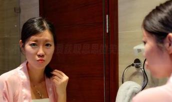 pans – 不花钱，免费获取思思的美脚大集合，心累了。