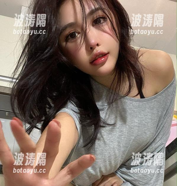 微密圈 - 红裙合集更新，等于平常日子的另一场小恶作剧，来一波于芷晴！