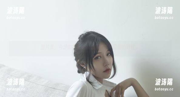 图片里，今汐的红衣让我想到了某种闪耀的野性。