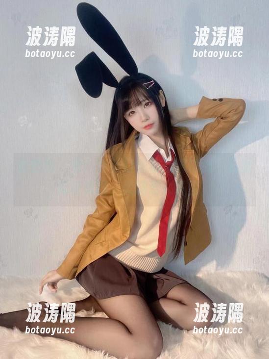 微密圈 - 看！十万口草莓粥粥驾到，资源化身套图，美腿惹人瞩目。