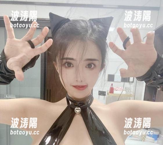 微密圈 - 在古阿扎的作品集中，连衣裙成为了她情绪的画布。