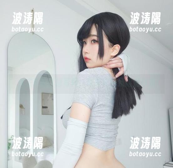 女主K的白裙写真，似乎在向我暗送秋波
