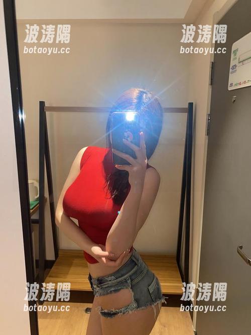 奶宝妹纸 微密圈 - 酒店氛围中的奶宝妹纸,写真里随手就美。