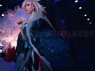 分享这种“天使”姿态，奶狮不咬人肯定别有用心～