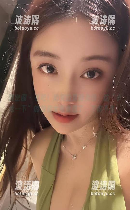微密圈 - 看吧！奶雯的更新美图，这“小秀一下”的效果太有意思了，不得不看。
