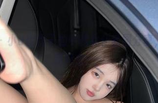 微密圈 – 小u优优子的中秋女仆套图分享，看完后我只想……