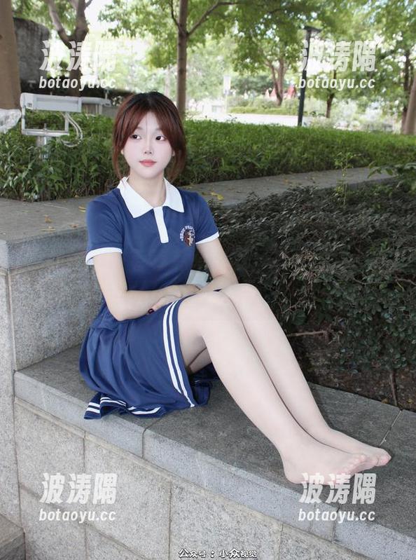 小众视觉-蓉蓉 小众视觉 - 蓉蓉私房原图:裤里丝勾勒出的幸福幻想,让人目不转睛!