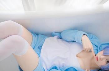 往后余生，我愿意为小野妹子w的浴室写真买单，关键是看完后我平时会更爱洗澡吗？