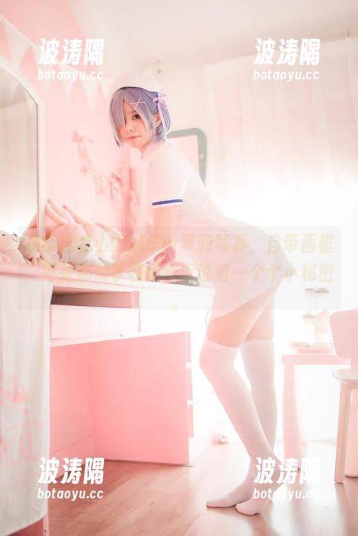 观察这套小野妹子w萝莉写真，自带画框，每张都似乎在悄悄诉说着一个个小秘密。