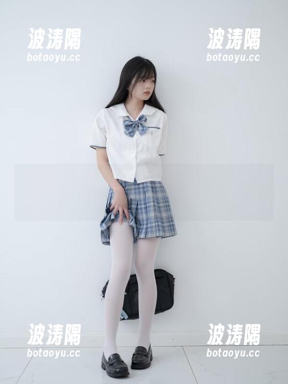 少女秩序献上：白丝粉裙少女，高清图包，差点以为我在梦游！