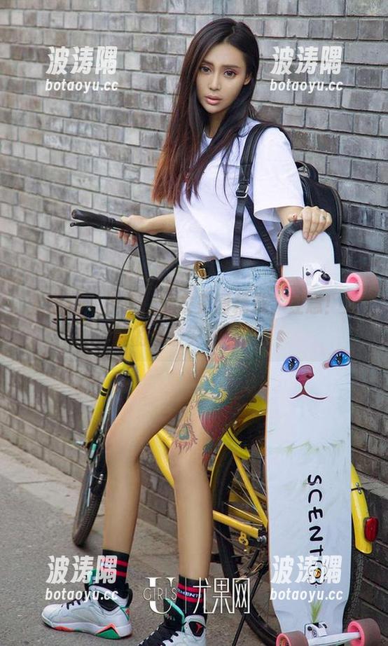尤果网 - 小喜：泳衣美图精选，注意！友好的水波突然袭来！