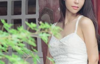 尤果网 – 青树的这组圣诞套图，资源的拿捏实在让人俯首称赞，想象一下，自己要是坐在那儿该多美好。