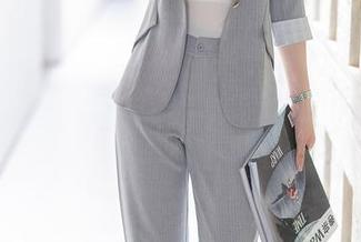 尤蜜荟 – 不同寻常的黑丝，易阳Silvia这一波写真，真犯规。