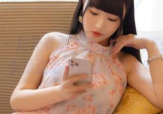 尤蜜荟 – 抛开书本，穿上无圣光校服，是小逗逗是不是变得俏皮？