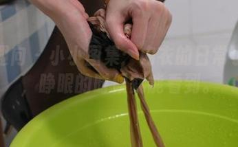 异思趣向 – 小小图集：内衣的日常小插曲，睁眼的时候就能看到。