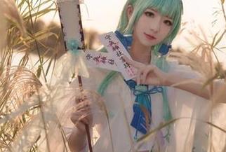 我现在在看弥音音ww的黑丝图片，突然想起了猫咪踩绳子的画面，天然的优雅呗！