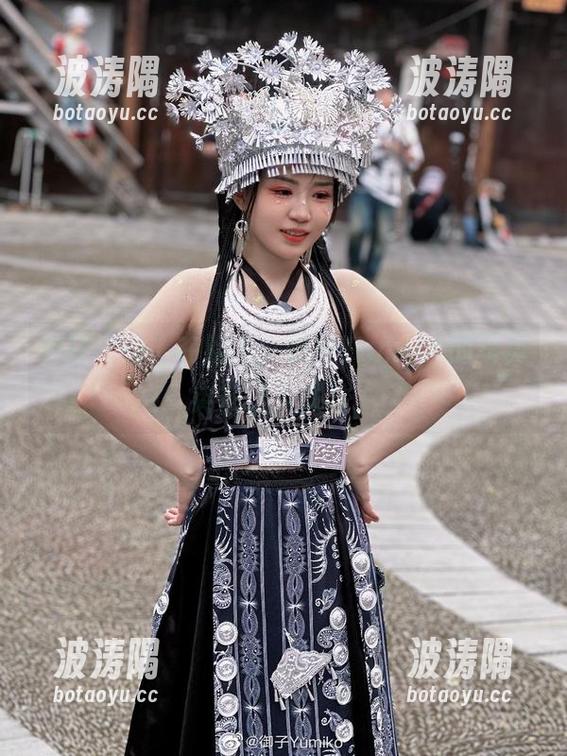 有些“罩”在脸上，御子Yumiko的写真实在让人关注。