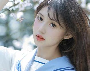 原图里偷来的“cos”灵感，怡子yiii的套装秀说不完