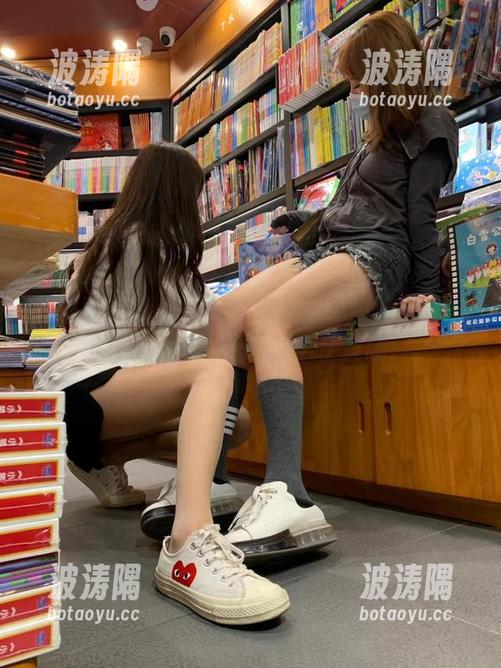 无敌哒小姨妈 微密圈 - 我也想有个像无敌哒小姨妈那样的JK套图,下载讨个便宜呗!