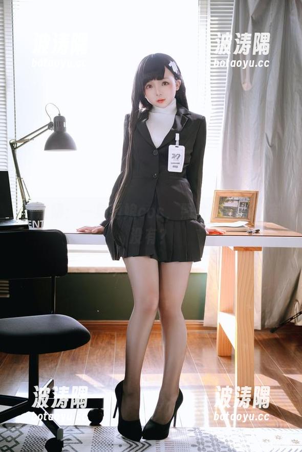 日奈娇：一身厨娘cos，照片里的味道有没有？