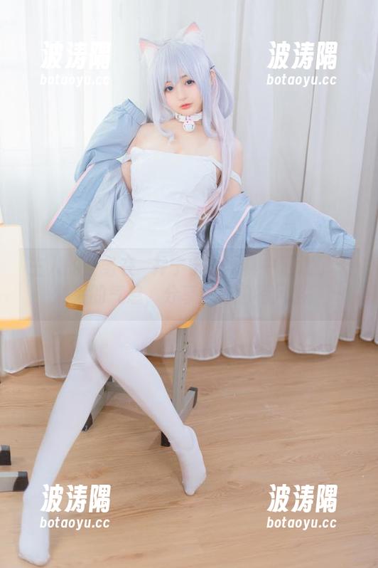 主人的任务在桜井宁宁的写真中洒满了天然呆的气息，分享她的独特风格。