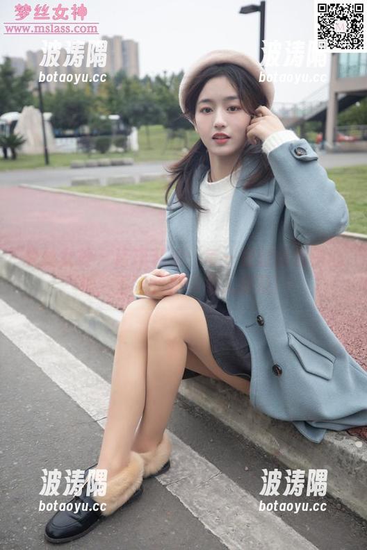 梦丝女神 - 诗琪私拍：每一根腿肚都是心机，玉足的光彩无人能及！