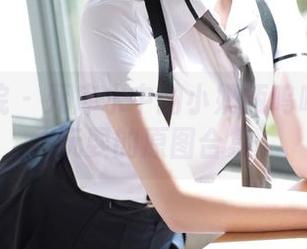 模范学院 – 死库水中的小奶瓶呜呜：随意玩耍的原图合集