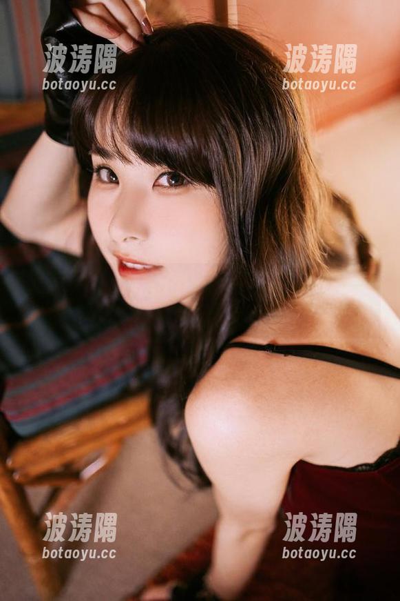 泥泥汝的最新美腿合集：腿部与心灵的深度交流