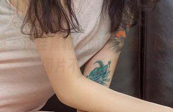 爱尤物 – 沈佳熹和她的办公室，谁说免费图片不能诱惑？