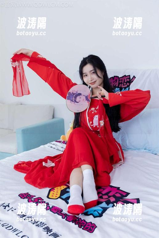 物恋传媒 - 这就是泡泡的荷风写真，原图里衣角的波动也在讲情话