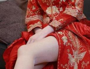 微密圈 – 无意间发现的白龙猫女的夏日图片，原图中的小细节让我忍不住想多想几种可能。