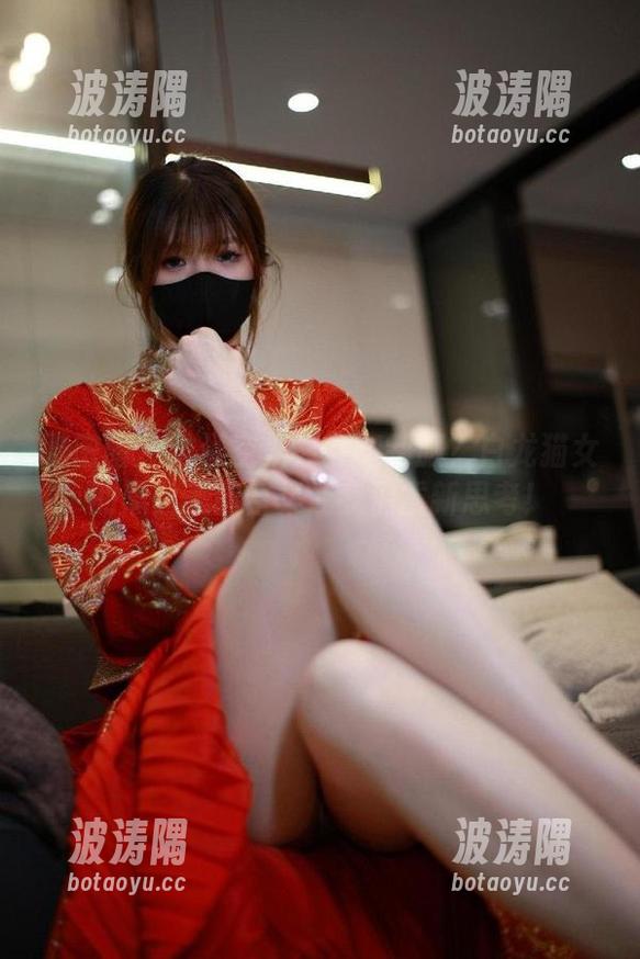 微密圈 - 谁说空姐只会穿制服？白龙猫女的黑丝美图合集让我们重新思考！