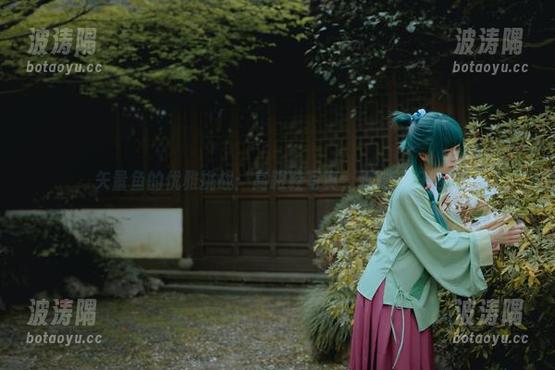 矢量鱼的优雅挑战：高跟鞋写真，脚踝还好吗？