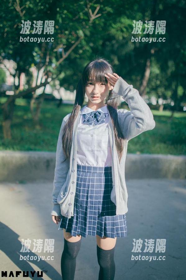 这次神楽坂真冬的草莓蛋糕更新，人从照片里飘出来了嘛？