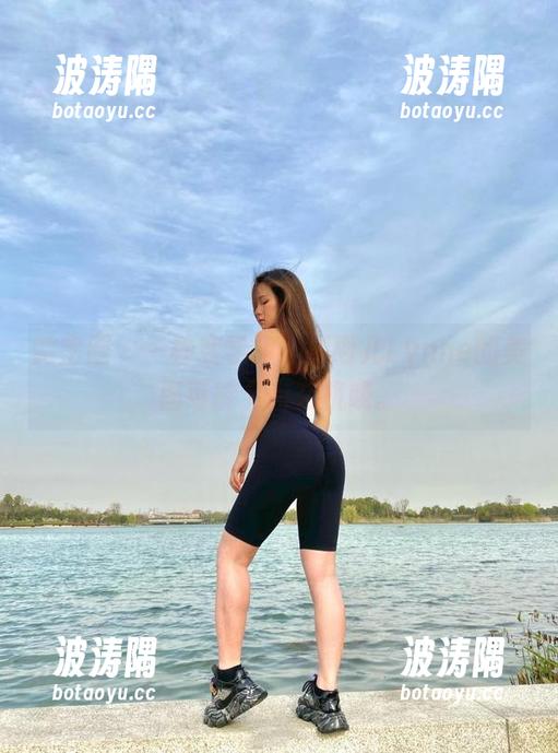 微密圈 - 一秒变学姐，禅雨儿Lynne的美图可能另有玄机哦。